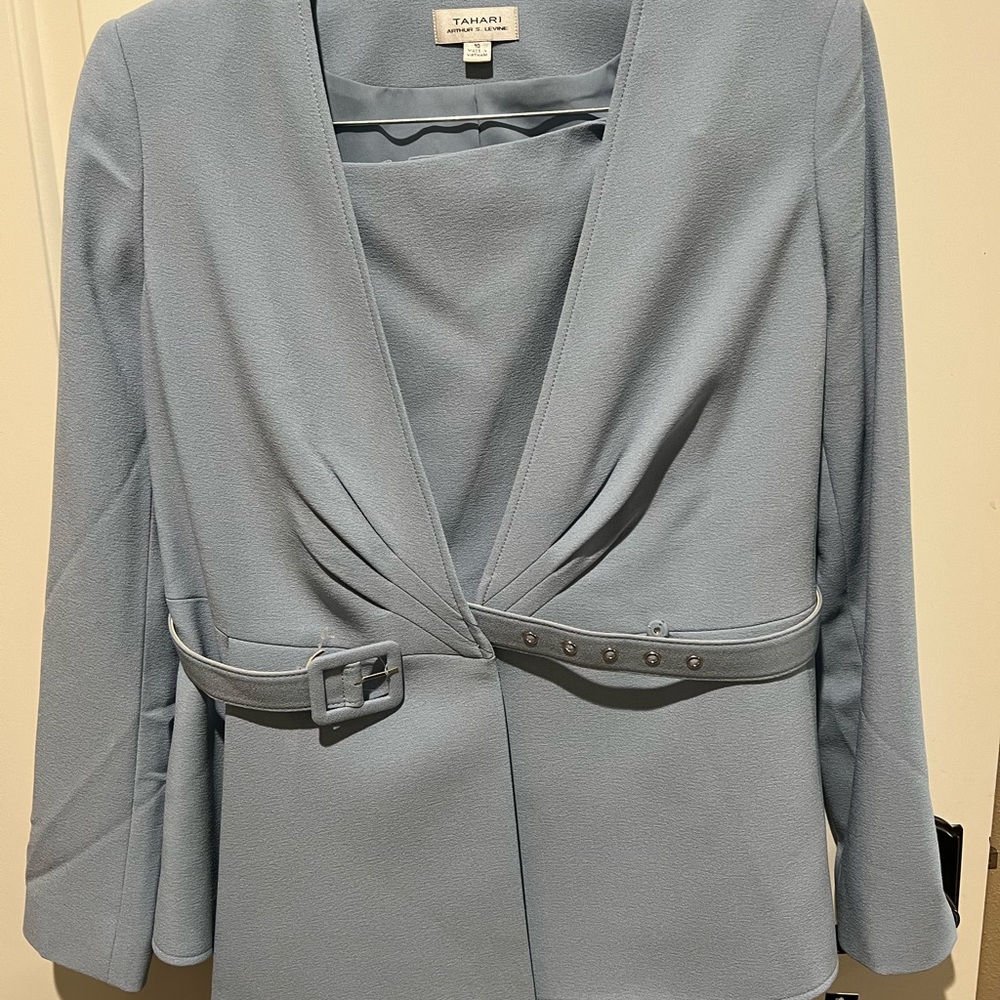 Tahari ASL NWT light blue skirt suit size 10